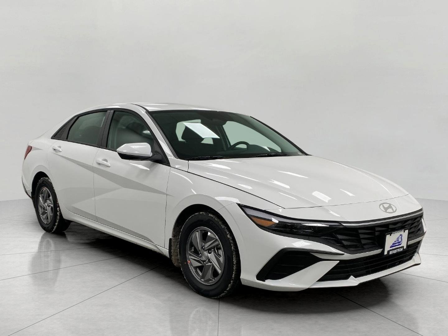 New 2026 Hyundai Elantra SE