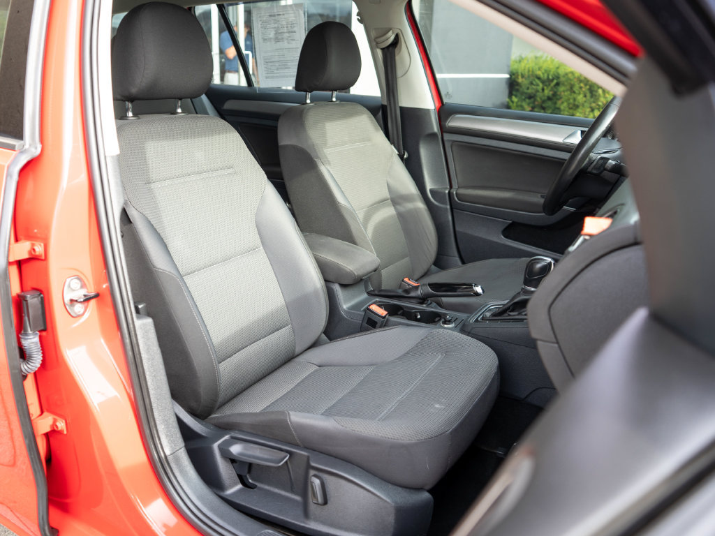 Used 2016 Volkswagen Golf S FWD image 9