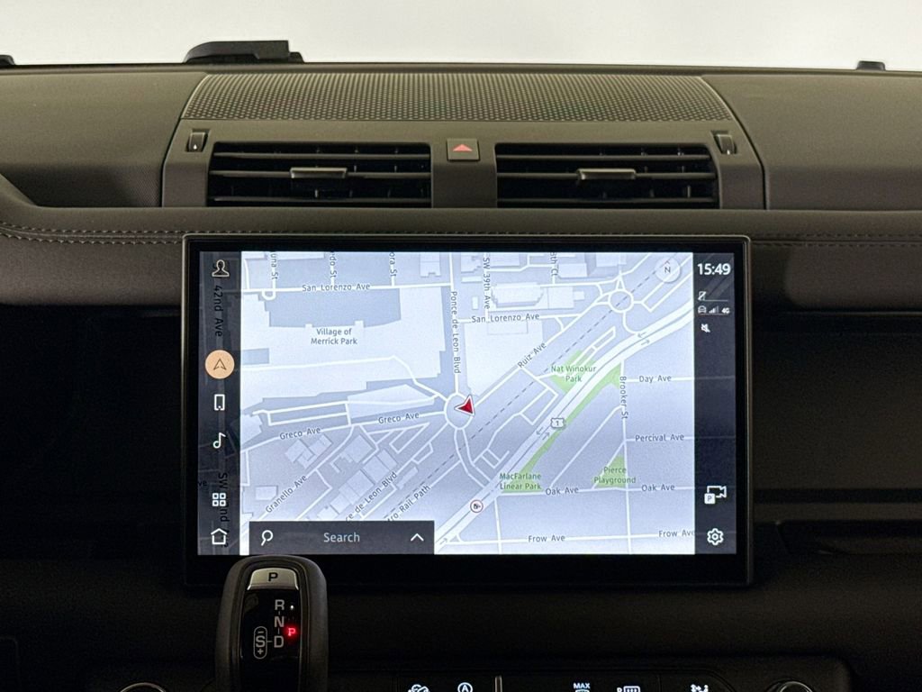 Used 2025 Land Rover Defender 110 X-Dynamic SE image 24