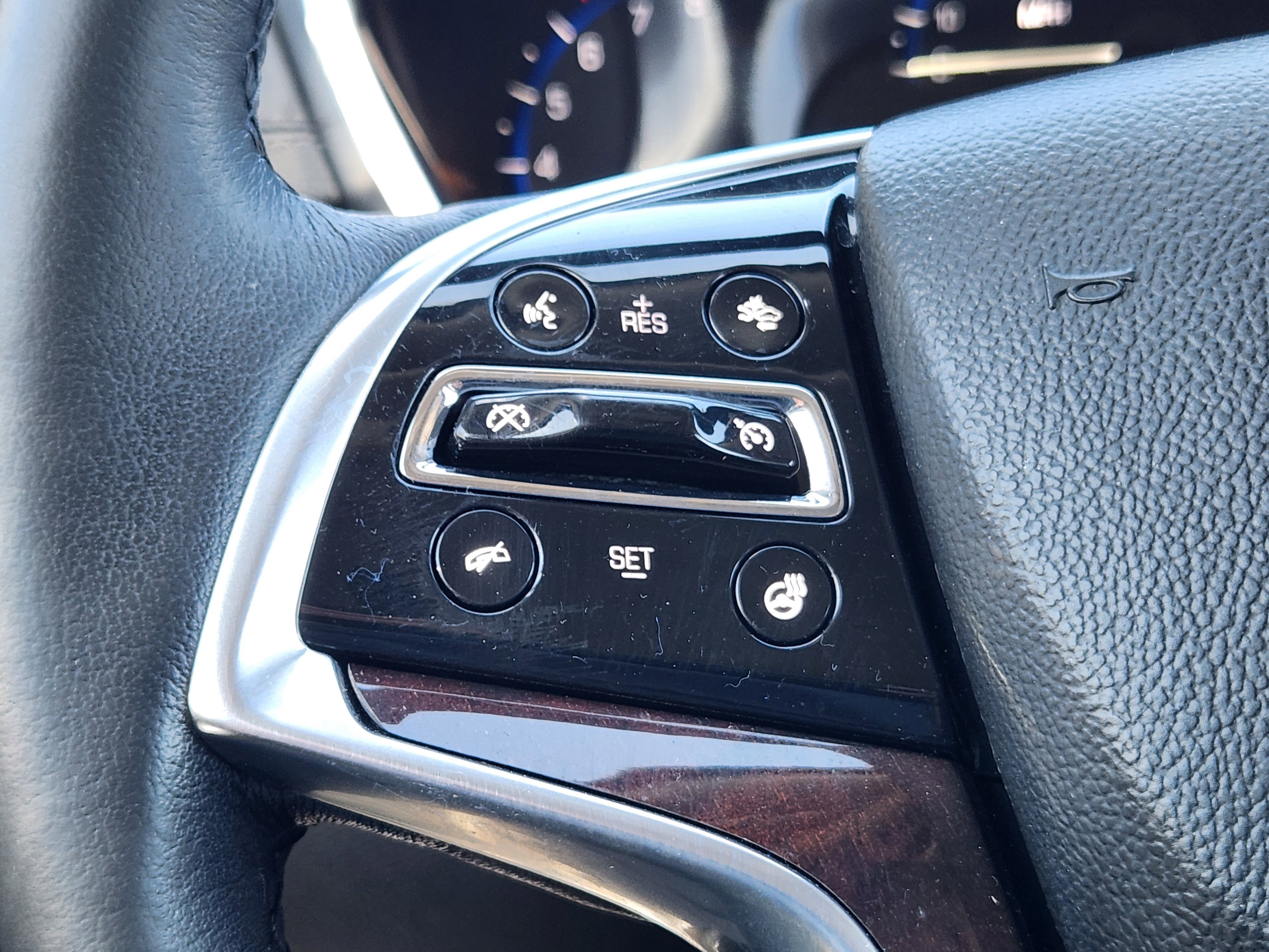 Used 2015 Cadillac SRX Luxury w/ Driver Awareness Package AWD/4WD image 29