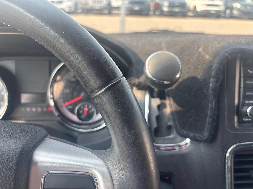 Used 2018 Dodge Grand Caravan SXT FWD image 16