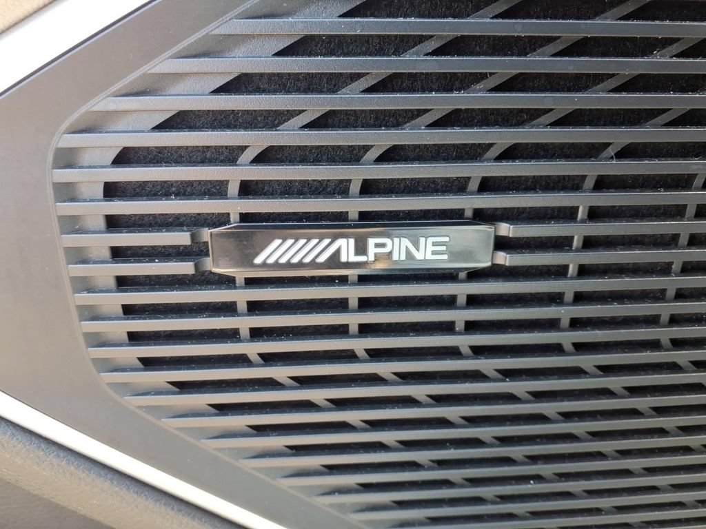 Used 2023 Jeep Wagoneer L Series II AWD/4WD image 17