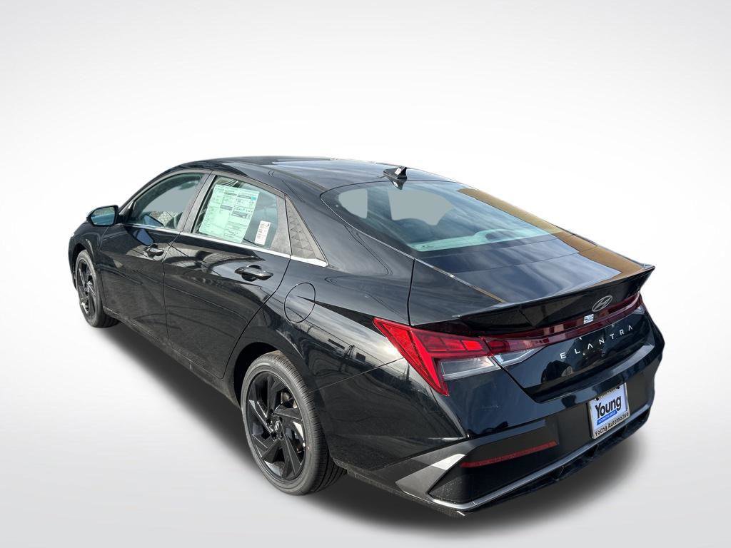 New 2026 Hyundai Elantra SEL Sport Premium image 8