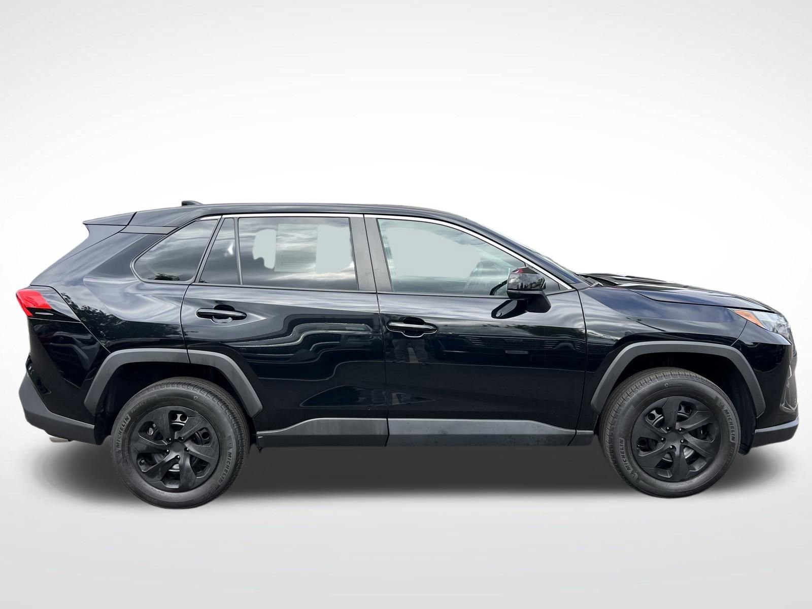 Used 2024 Toyota RAV4 LE image 9