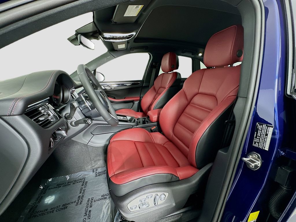 Certified 2026 Porsche Macan Turbo AWD/4WD image 5