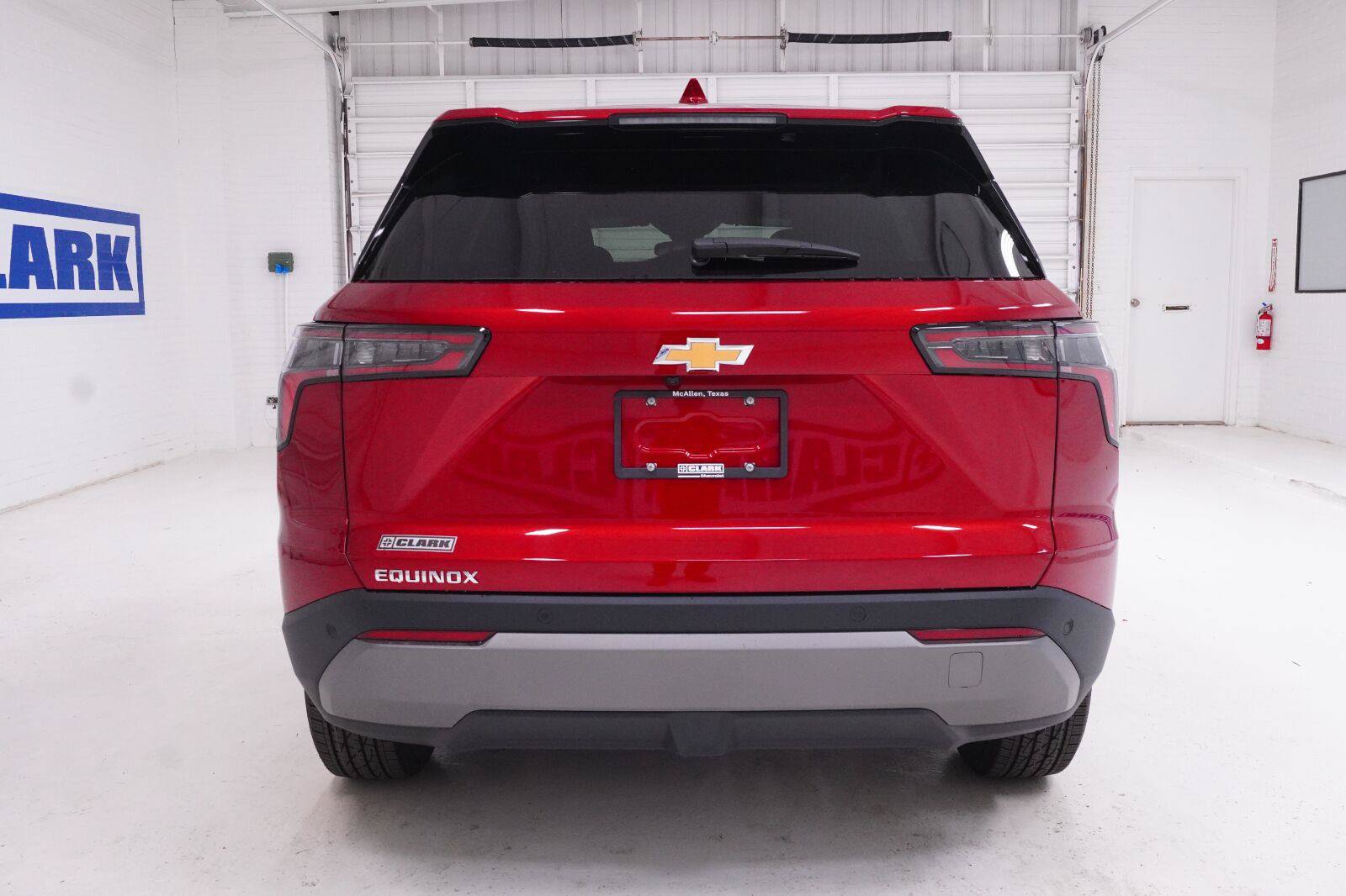 New 2027 Chevrolet Equinox LT FWD image 30