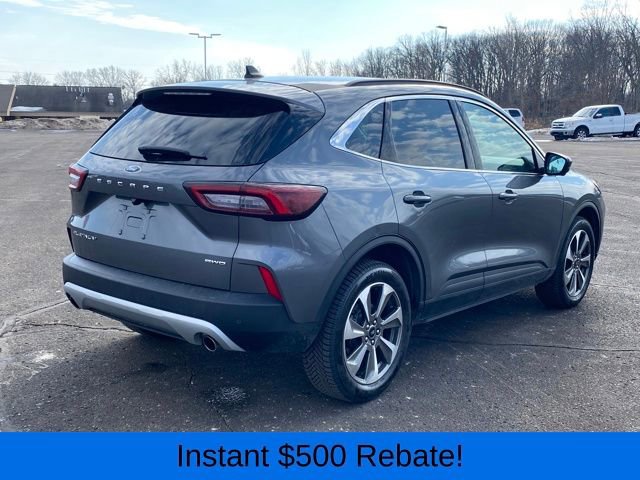 Used 2023 Ford Escape Platinum image 3