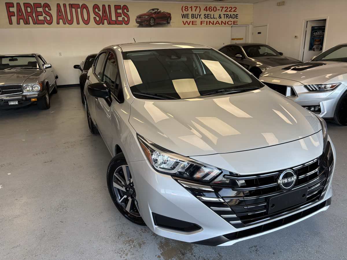 Used 2023 Nissan Versa S w/ S Plus Package FWD image 5