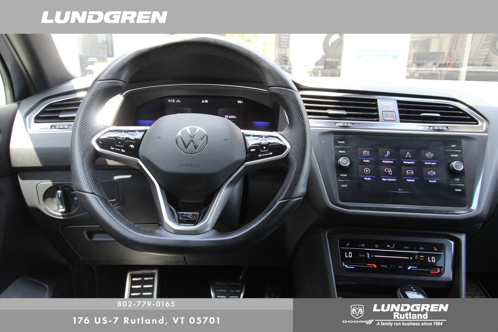 Used 2023 Volkswagen Tiguan SE R-Line AWD/4WD image 5