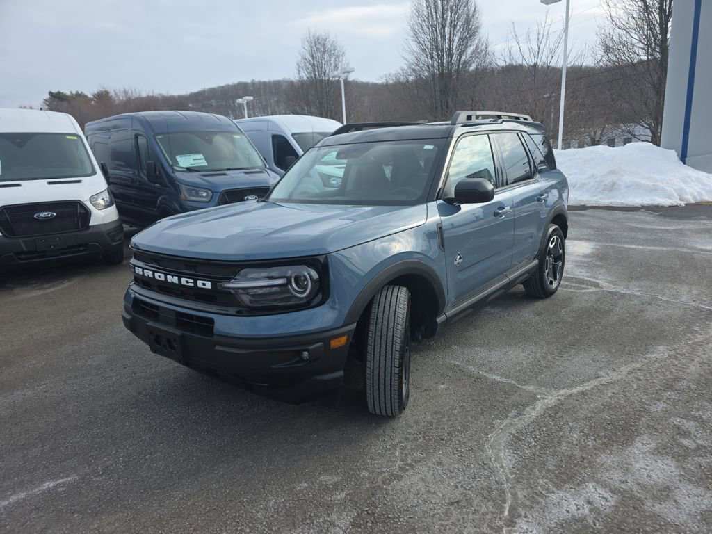 Used 2024 Ford Bronco Sport Outer Banks w/ Tech Package image 3