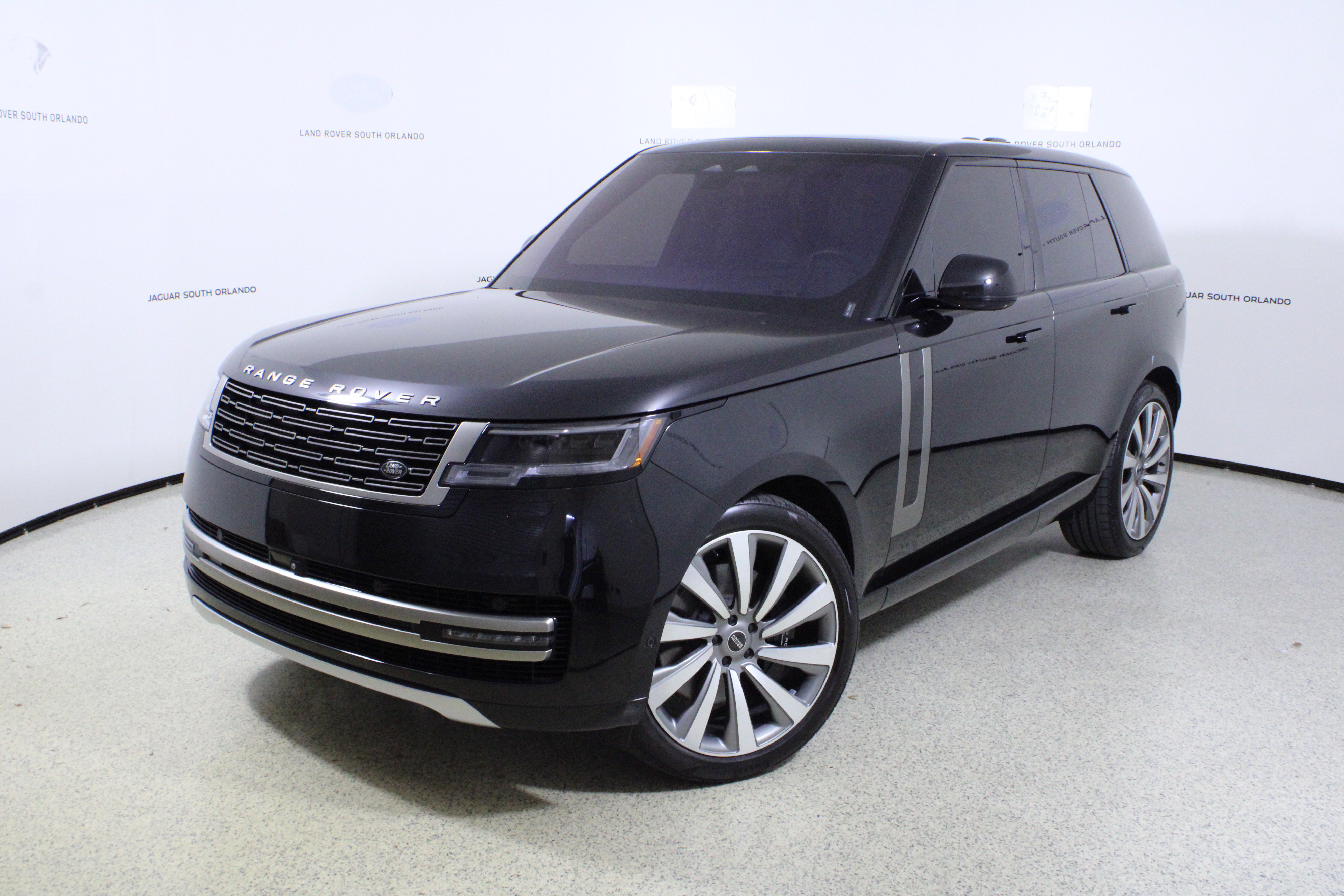 Used 2023 Land Rover Range Rover SE