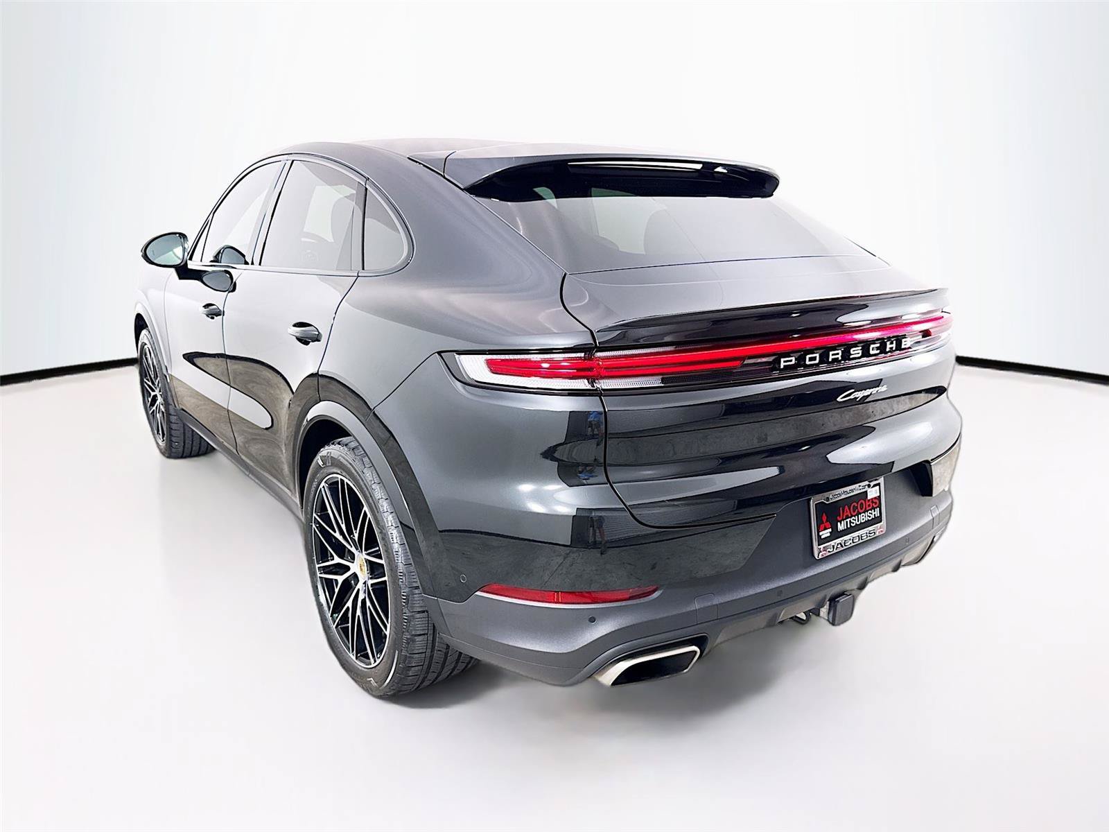 Used 2024 Porsche Cayenne Coupe AWD/4WD image 31