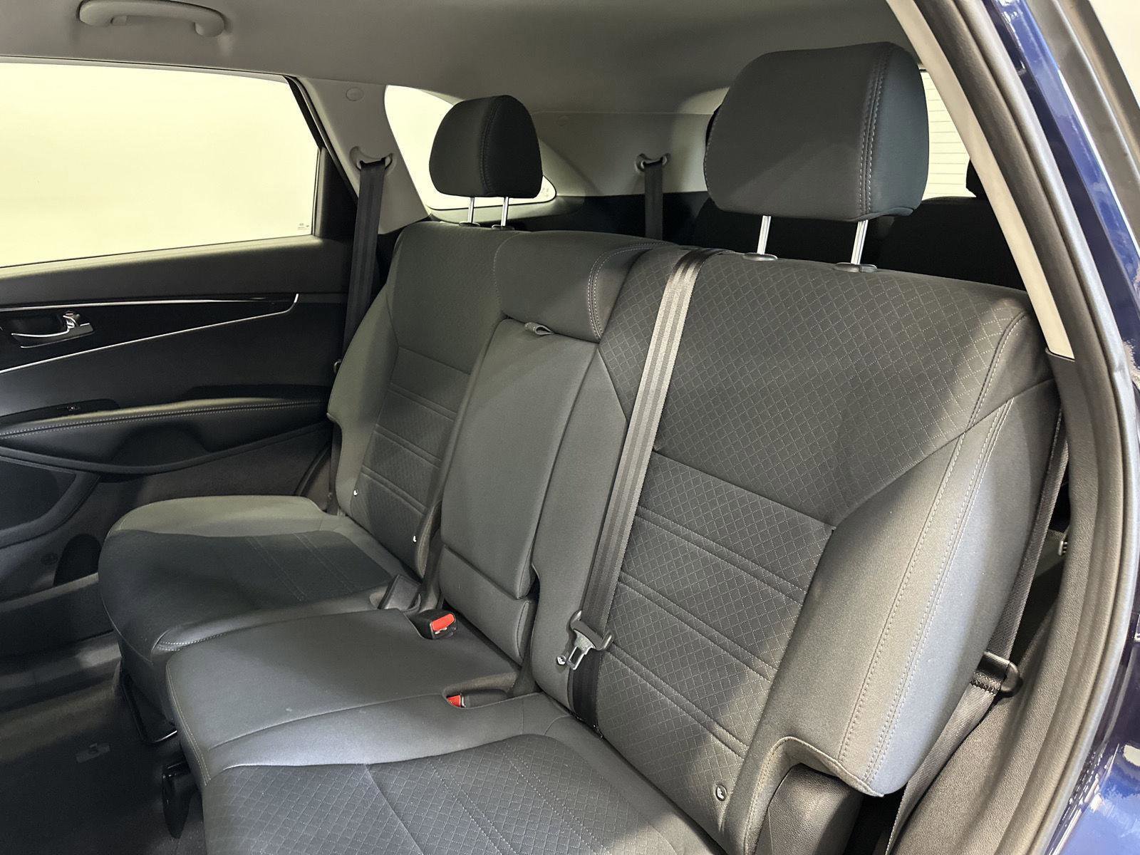 Used 2020 Kia Sorento LX image 26