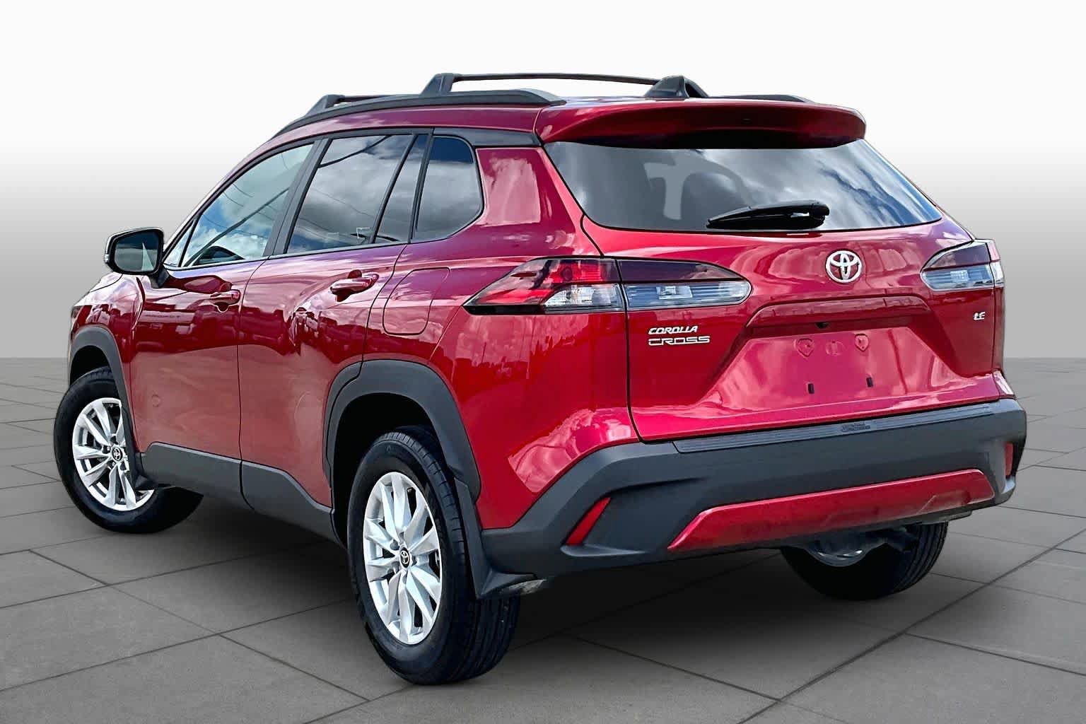 Used 2026 Toyota Corolla Cross LE FWD image 12