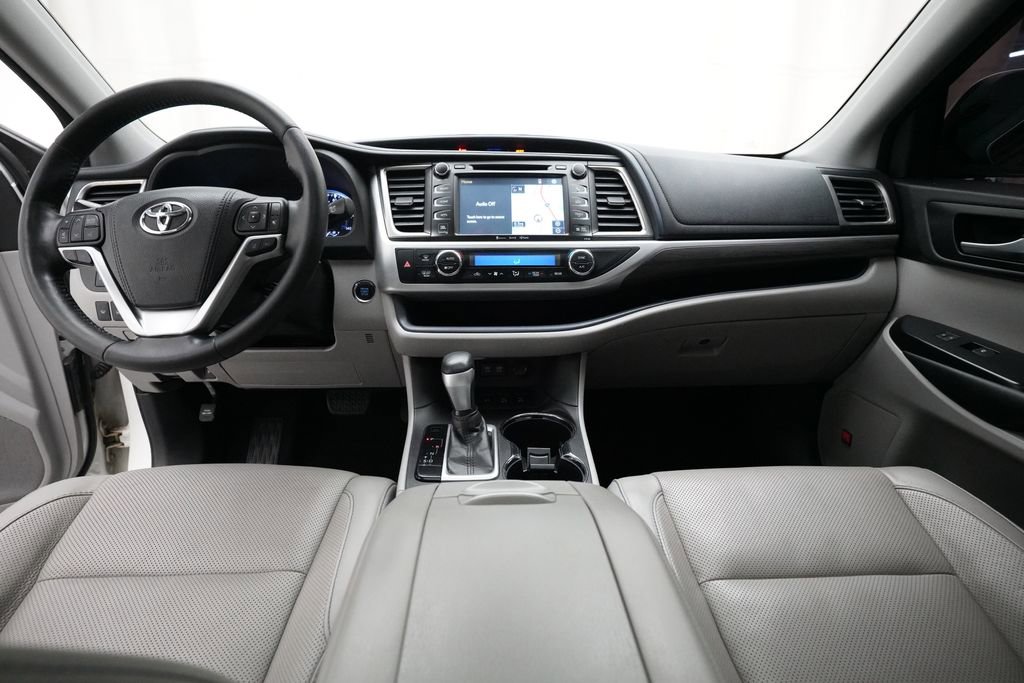 Used 2018 Toyota Highlander Limited Platinum image 5