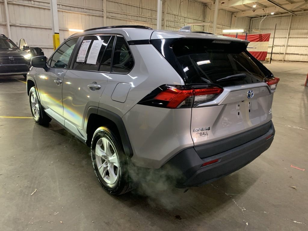 Used 2021 Toyota RAV4 XLE image 4