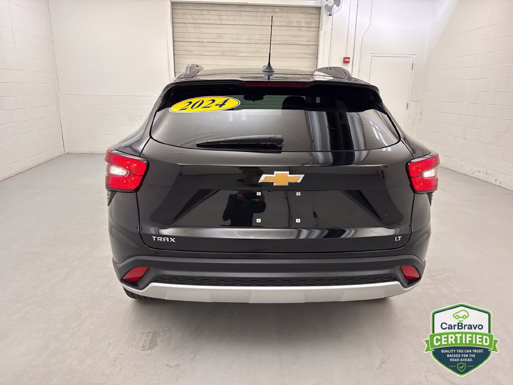 Used 2024 Chevrolet Trax LT w/ Driver Confidence Package FWD image 6
