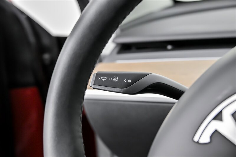 Used 2022 Tesla Model Y Long Range image 24