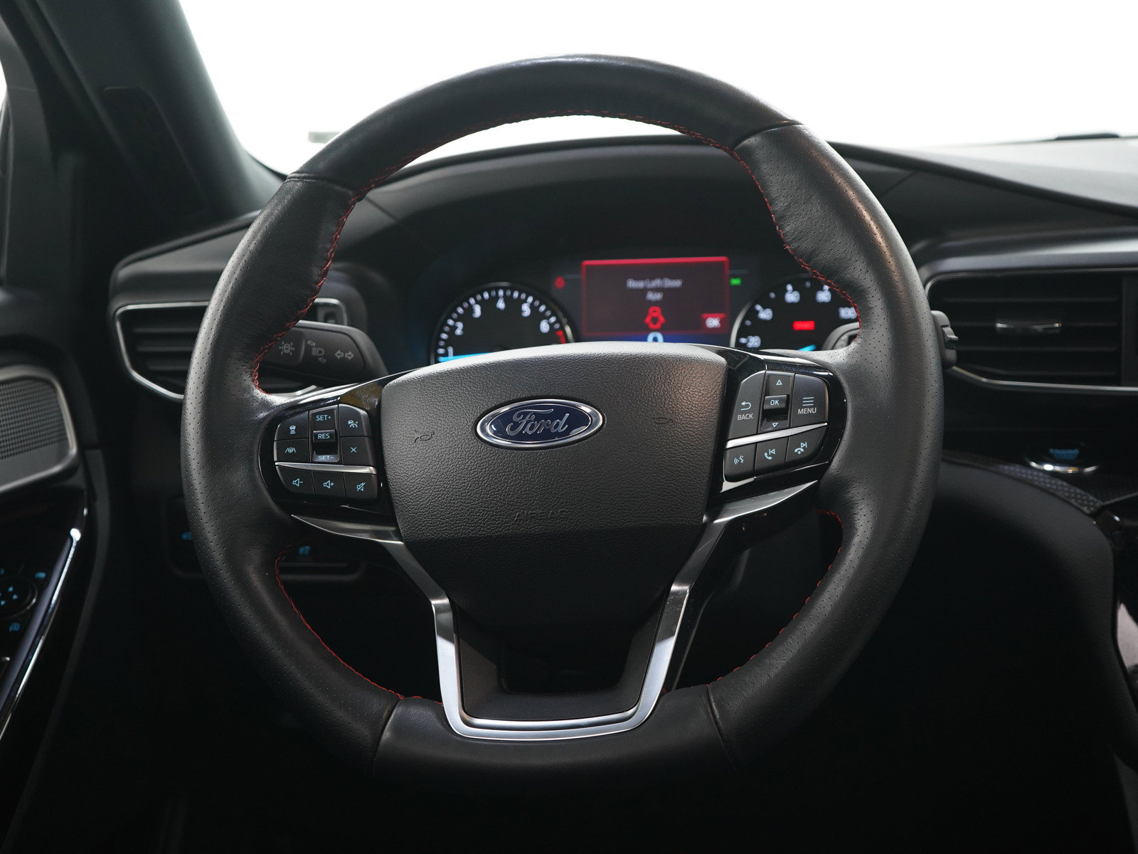 Used 2024 Ford Explorer ST-Line w/ Class IV Trailer Tow Package AWD/4WD image 18