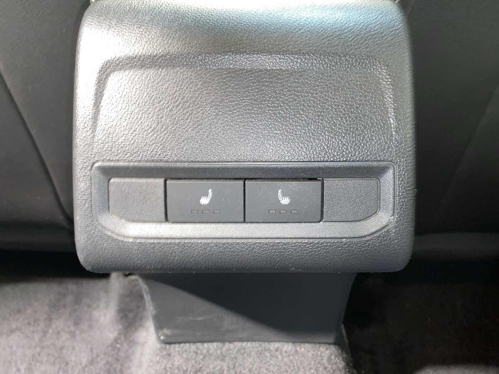 Used 2019 Volkswagen Jetta R-Line w/ R-Line Cold Weather Package FWD image 24
