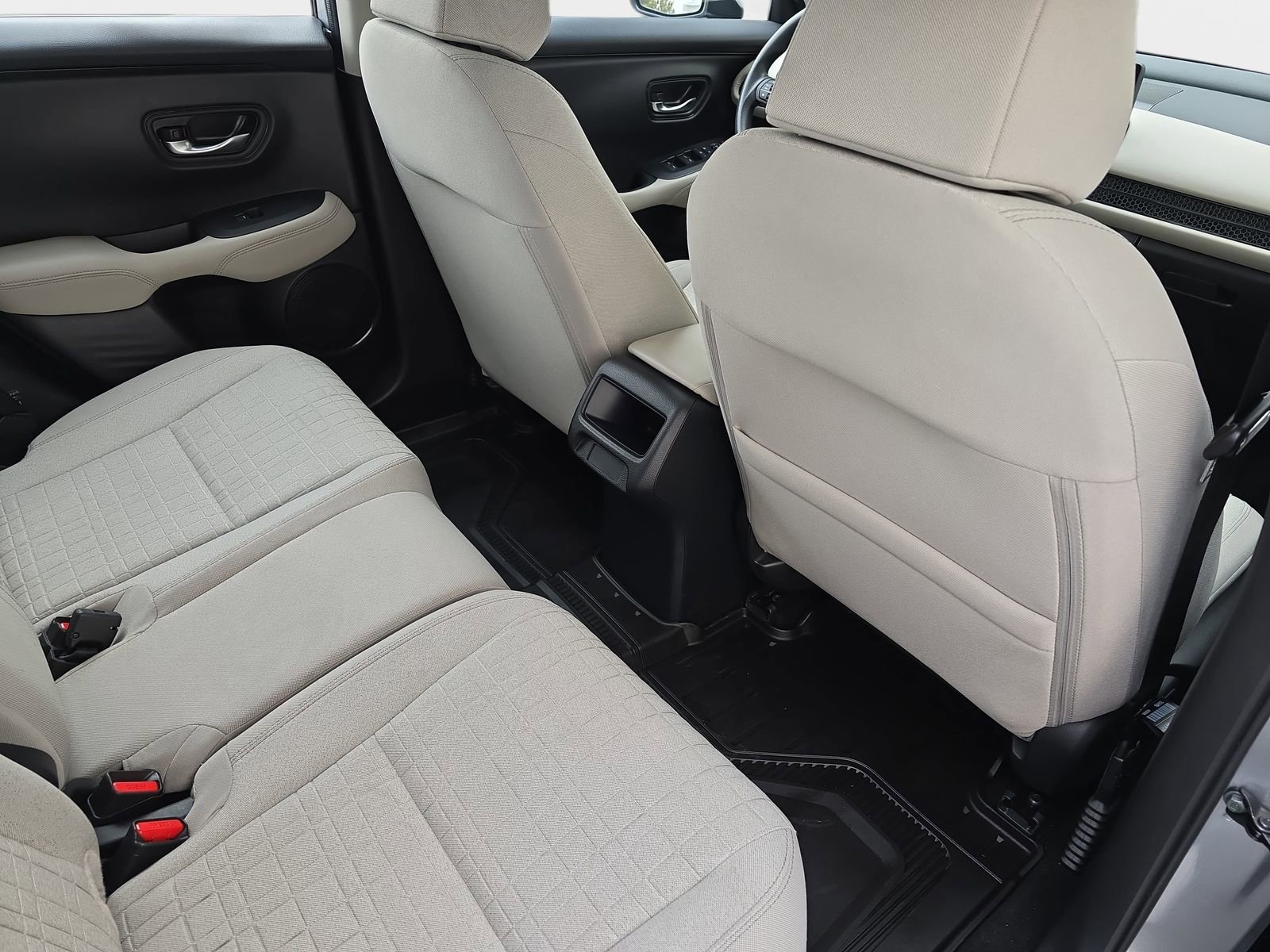 Used 2024 Honda HR-V LX image 12