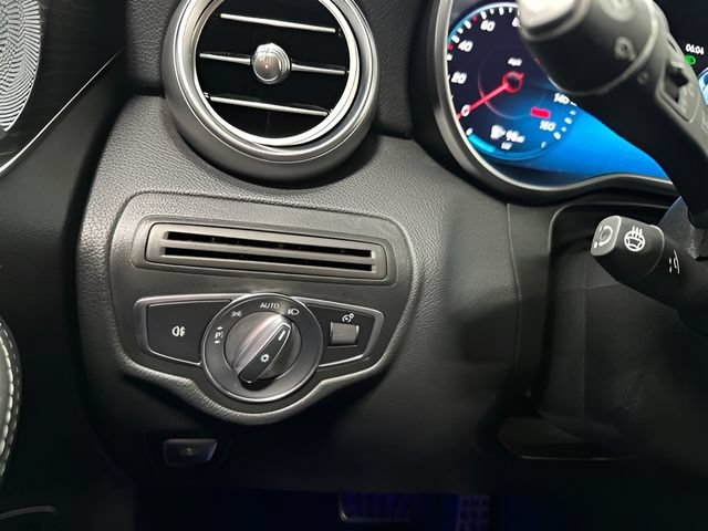 Used 2021 Mercedes-Benz GLC 300 4MATIC image 15