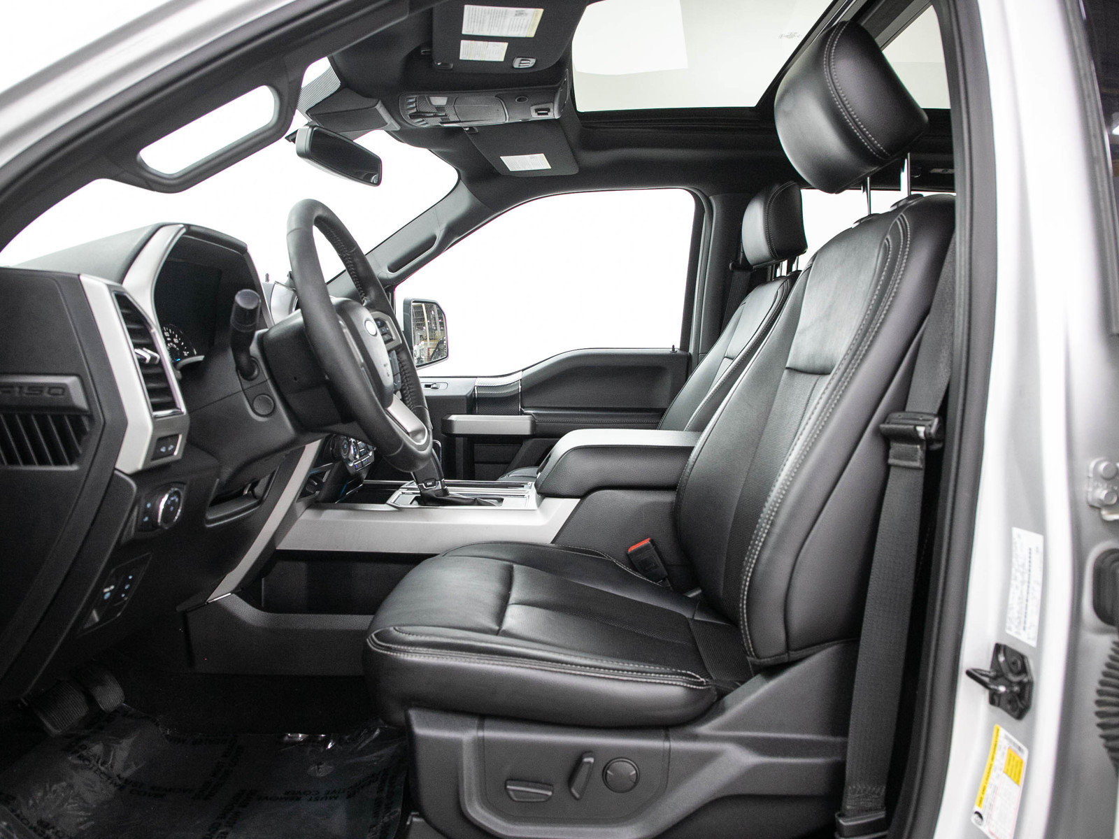 Used 2019 Ford F150 Lariat w/ Equipment Group 502A Luxury AWD/4WD image 24