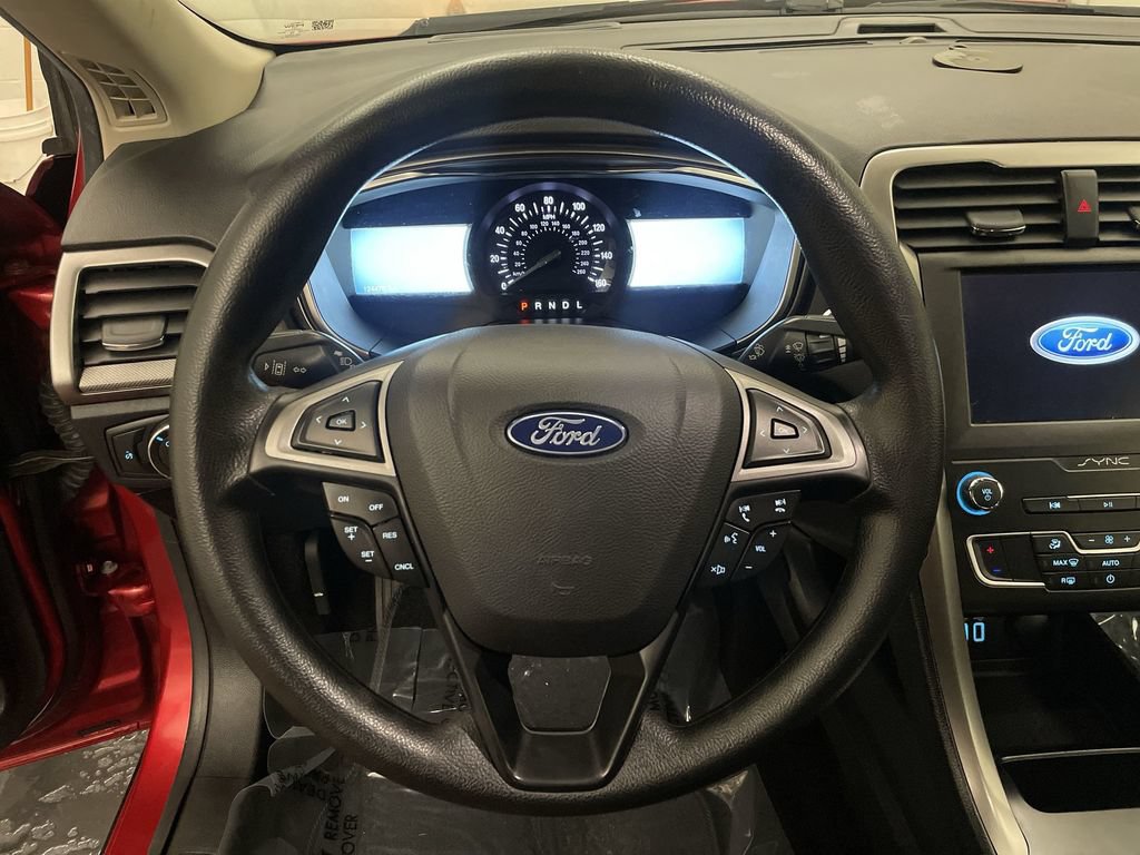 Used 2020 Ford Fusion SE FWD image 5