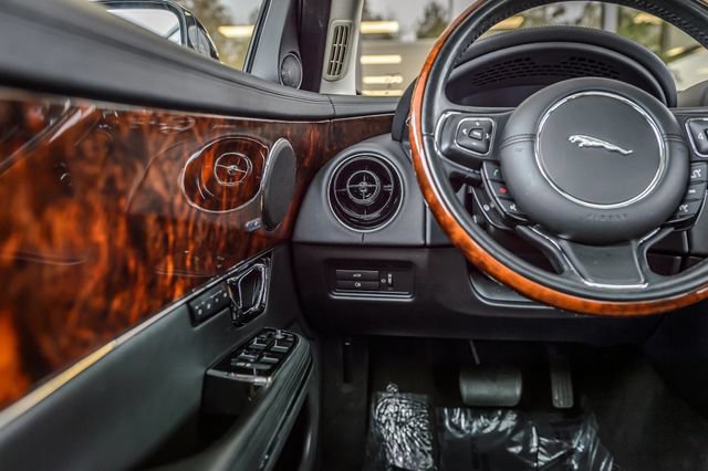 Used 2016 Jaguar XJ R-Sport AWD/4WD image 26