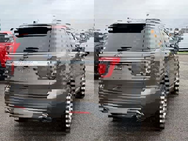 Used 2016 Ford Explorer XLT w/ Equipment Group 202A image 5