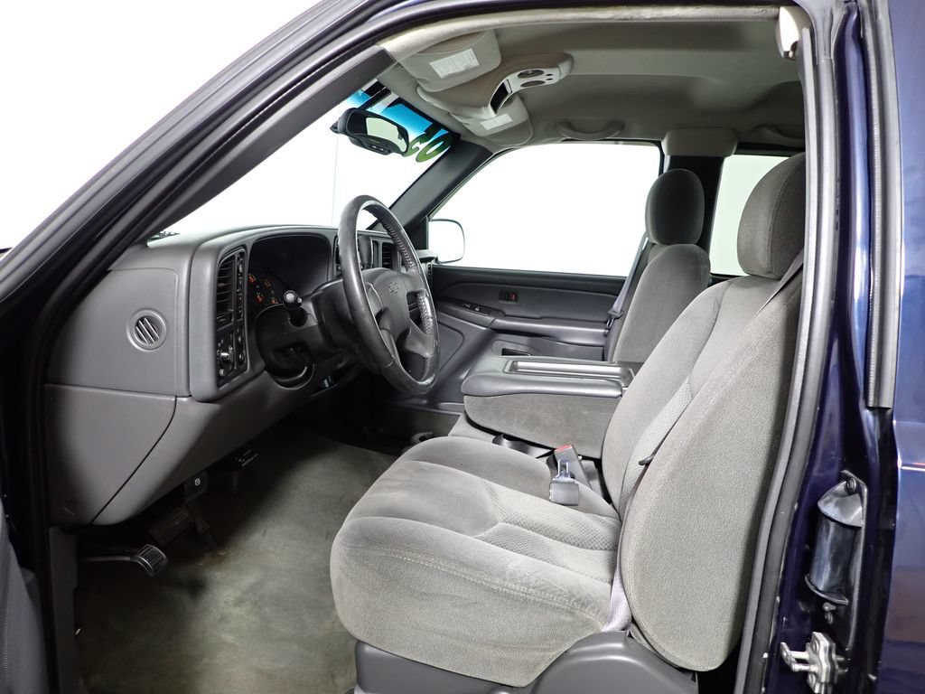 Used 2005 Chevrolet Silverado 1500 4x4 Extended Cab w/ Light Duty Power Package image 19