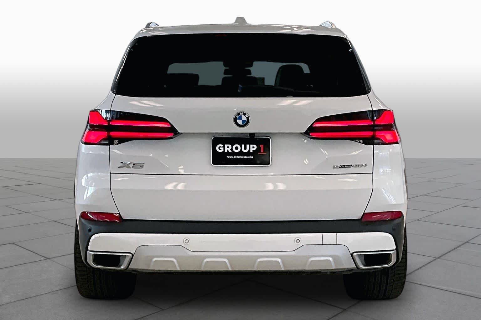 Used 2024 BMW X5 sDrive40i w/ Premium Package RWD image 4