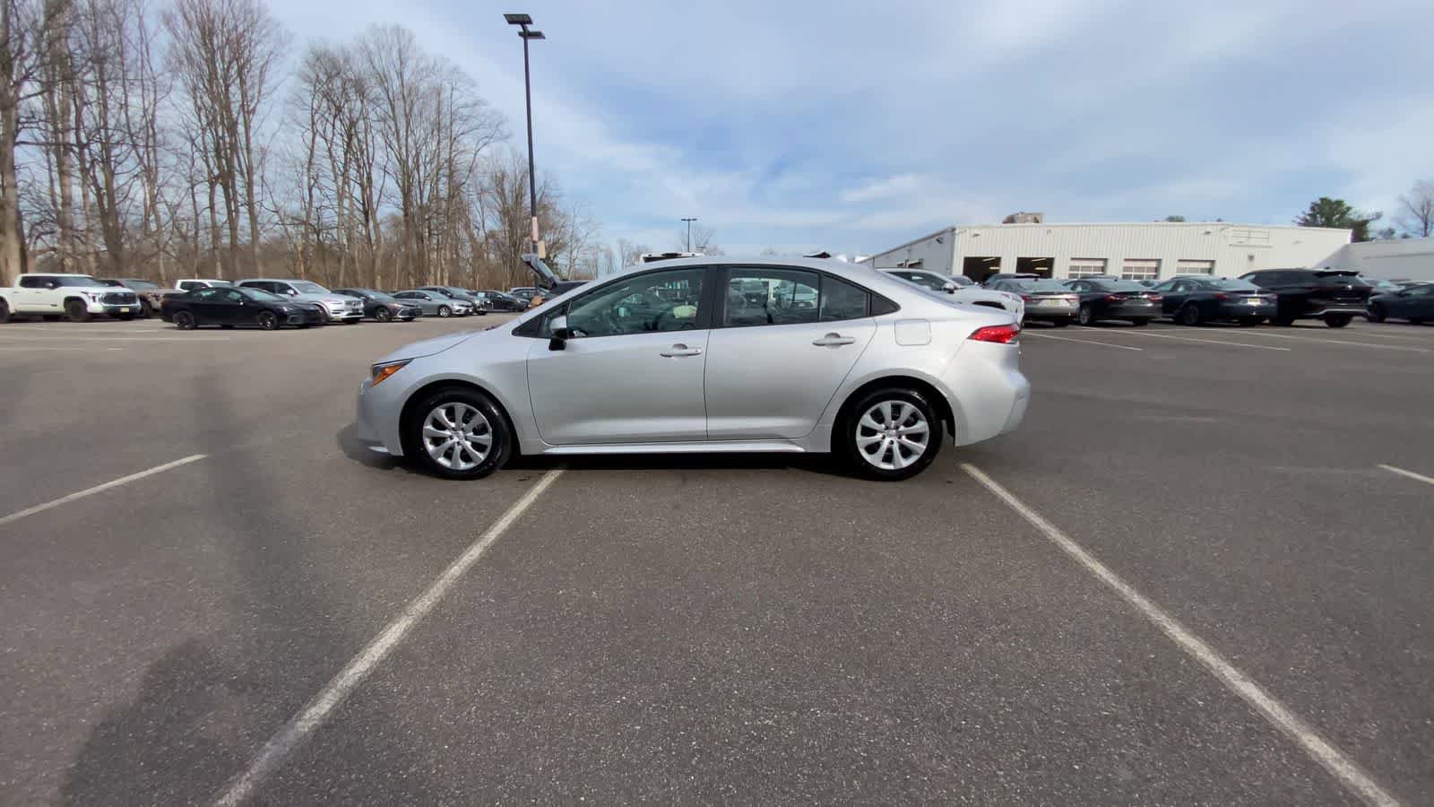 Used 2025 Toyota Corolla LE image 9