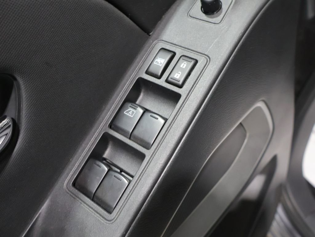 Used 2024 Nissan Frontier SV AWD/4WD image 14