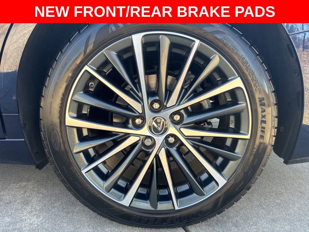 Certified 2022 Lexus ES 350 w/ Premium Package image 4