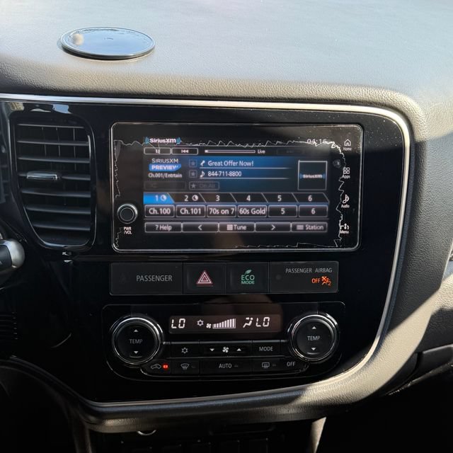 Used 2017 Mitsubishi Outlander SE FWD image 21
