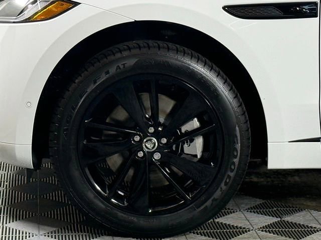 New 2026 Jaguar F-PACE R-Dynamic S image 13