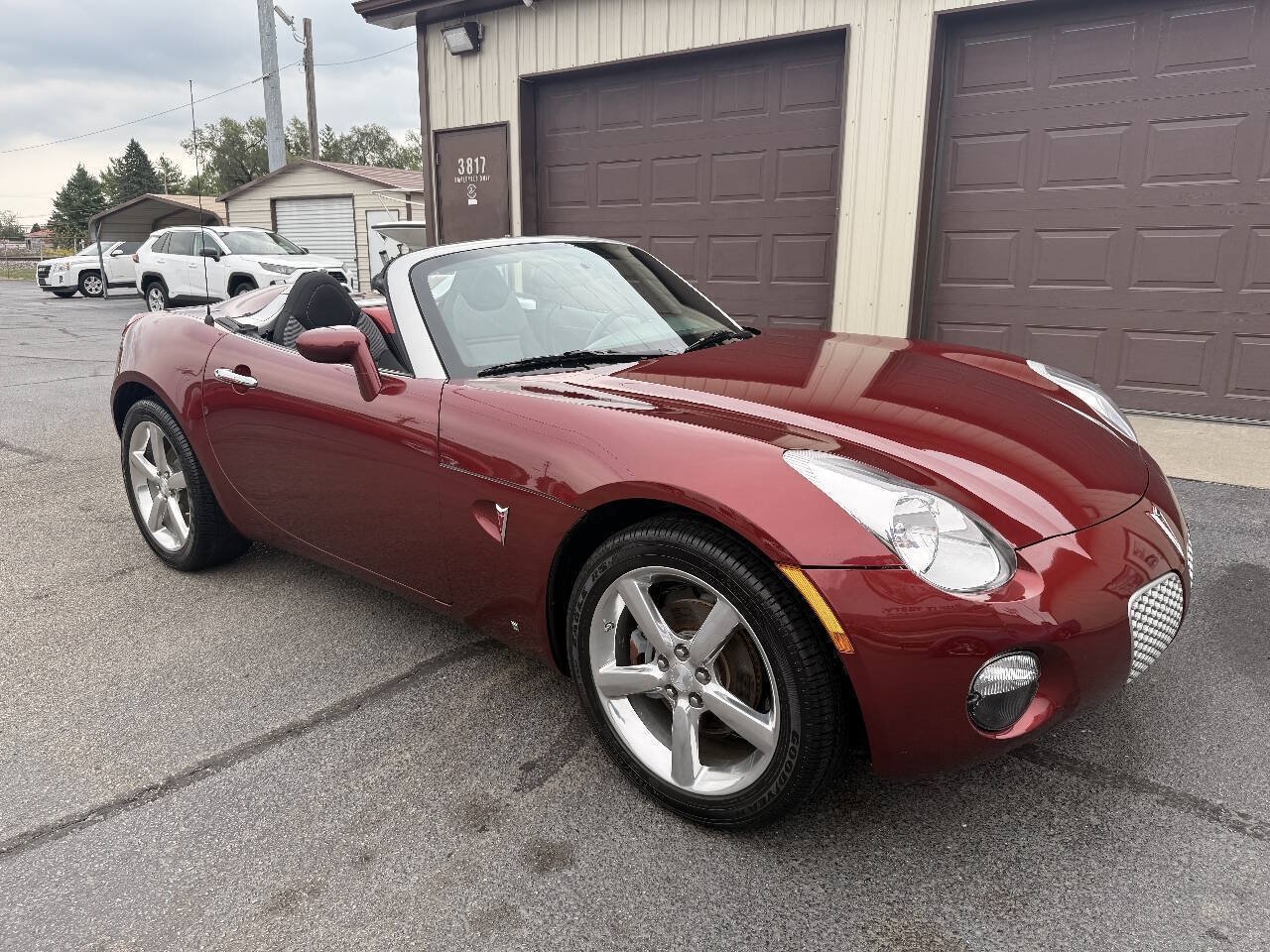 Used 2009 Pontiac Solstice Convertible w/ Preferred Package RWD image 16