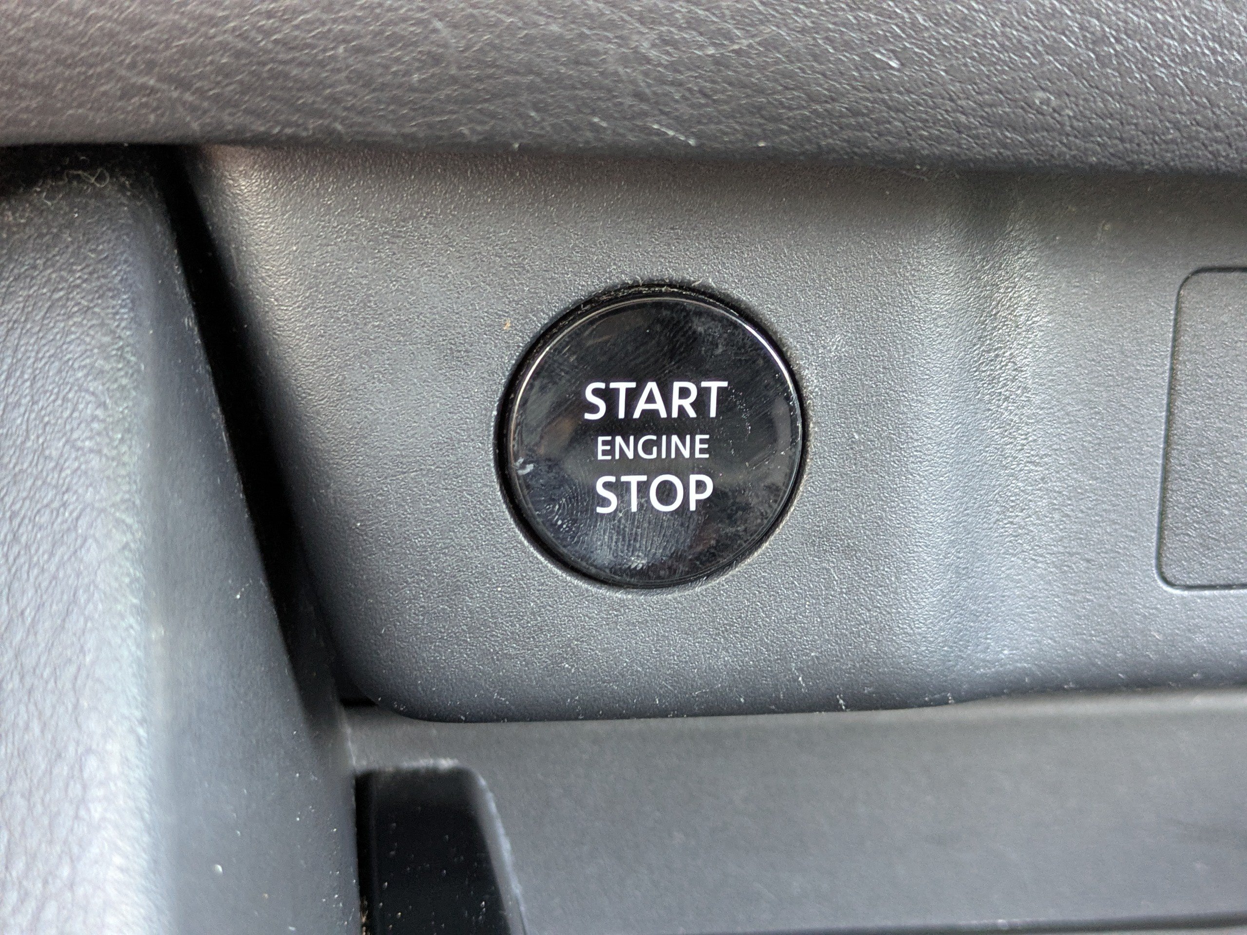 Used 2024 Nissan Rogue SV FWD image 29