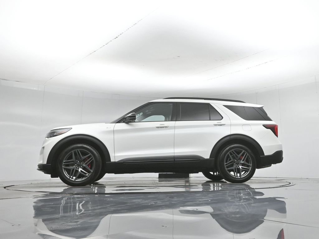 Used 2025 Ford Explorer ST-Line w/ Premium Package RWD image 55