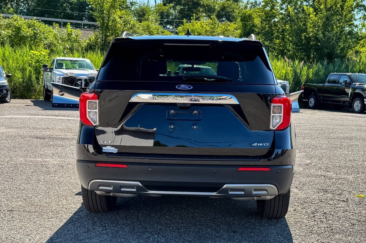 Used 2023 Ford Explorer XLT w/ Equipment Group 202A AWD/4WD image 4