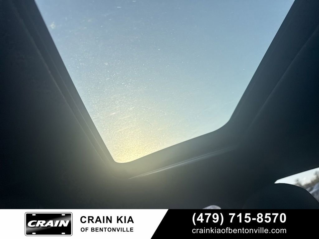 Used 2013 Chrysler 200 Touring FWD image 34