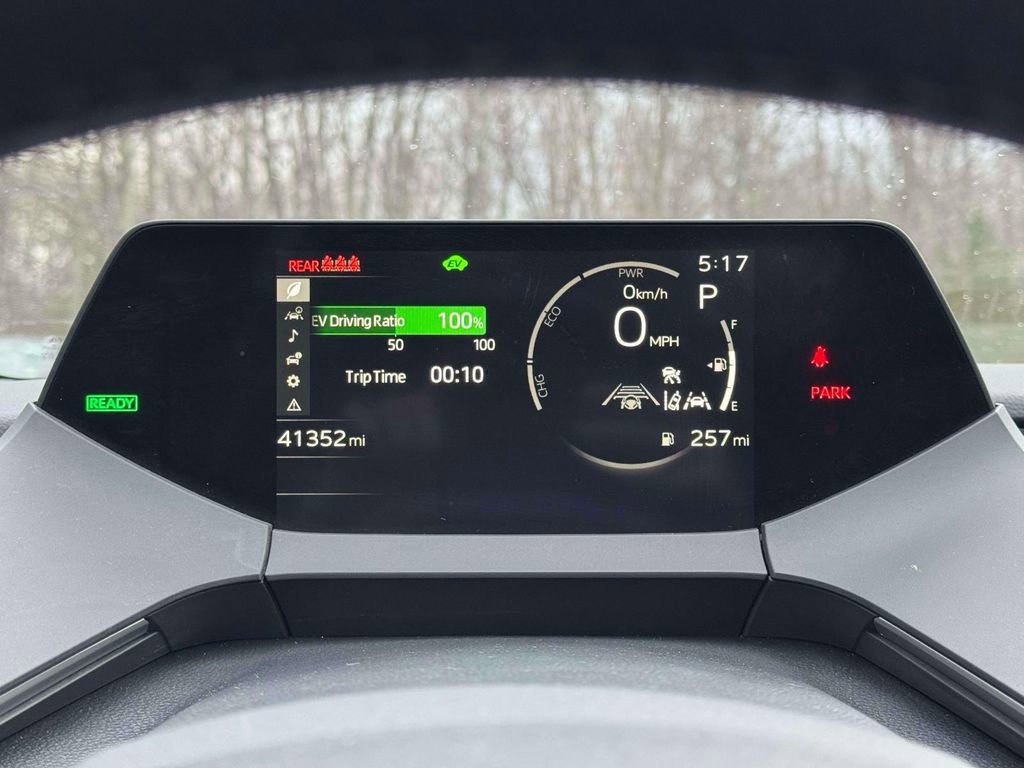 Used 2024 Toyota Prius LE FWD image 23