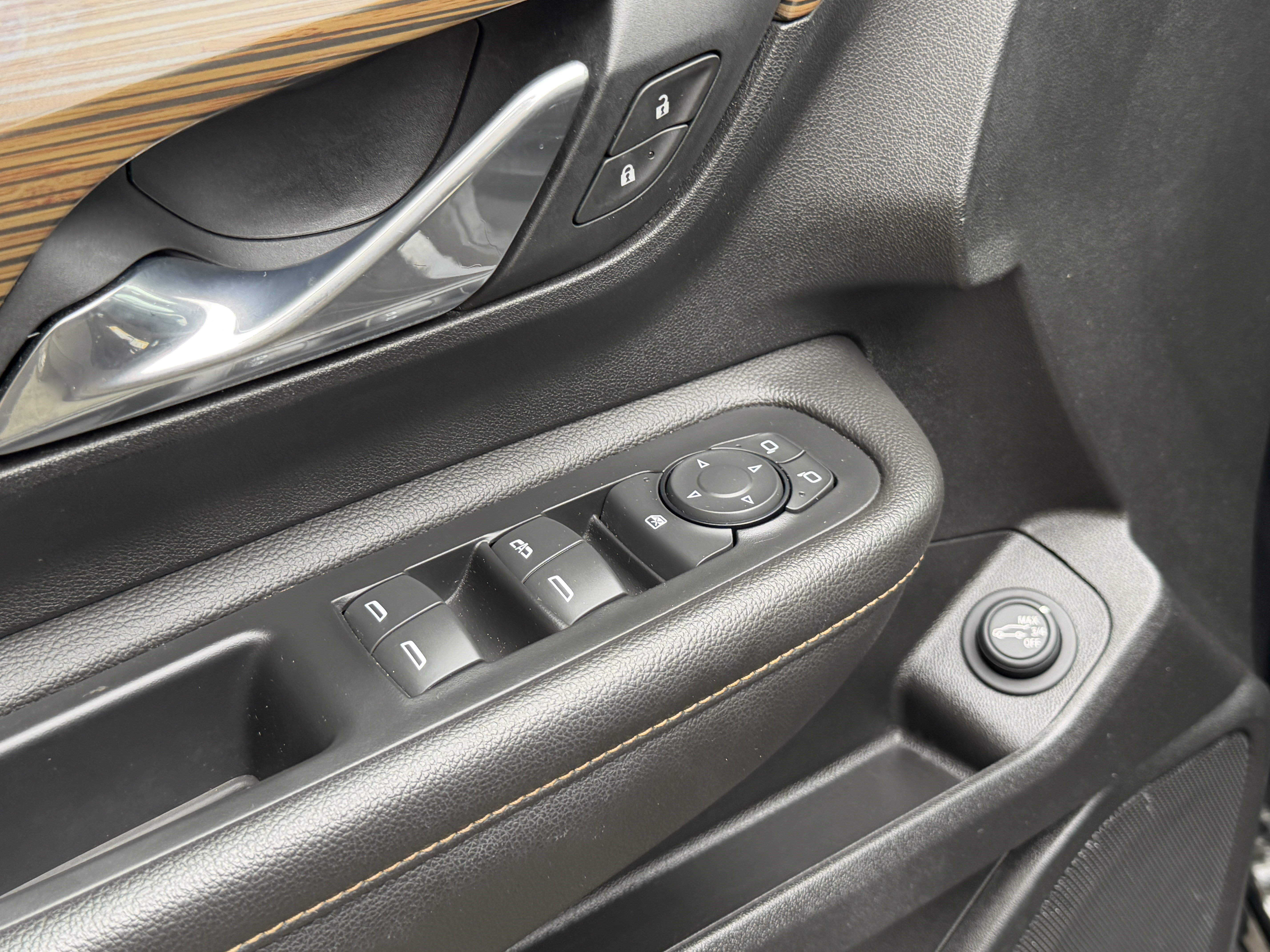 Certified 2021 GMC Terrain SLE w/ Driver Convenience Package image 14