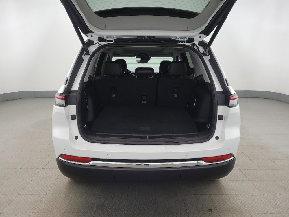 Used 2022 Jeep Grand Cherokee Limited 4xe image 29