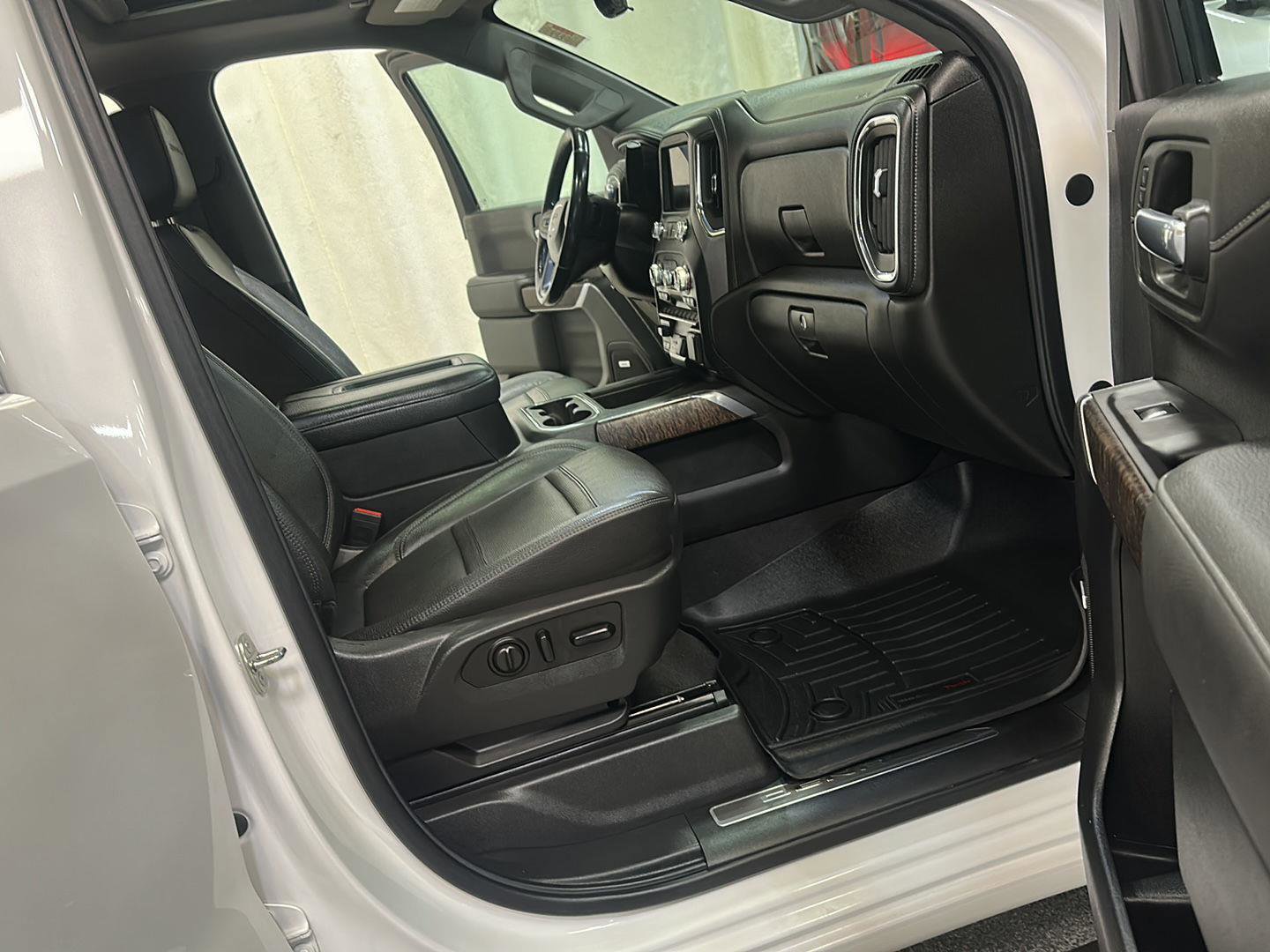 Used 2020 GMC Sierra 1500 Denali w/ Denali Ultimate Package AWD/4WD image 32