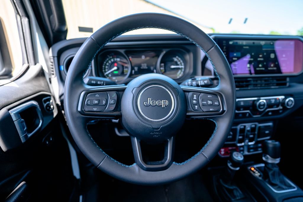 Used 2024 Jeep Wrangler Unlimited Rubicon 4xe AWD/4WD image 15