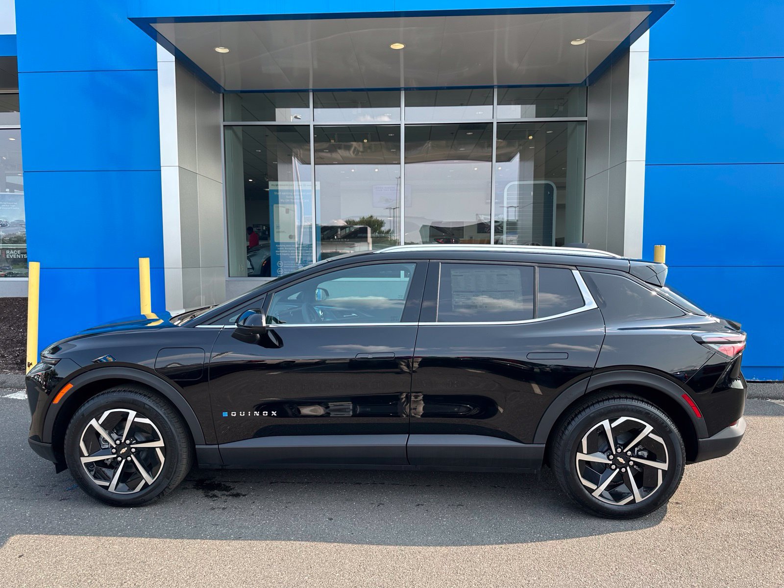 New 2026 Chevrolet Equinox EV LT FWD image 8