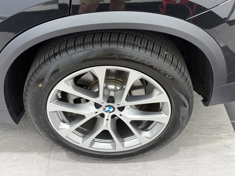 Used 2024 BMW X5 xDrive40i w/ Premium Package AWD/4WD image 5