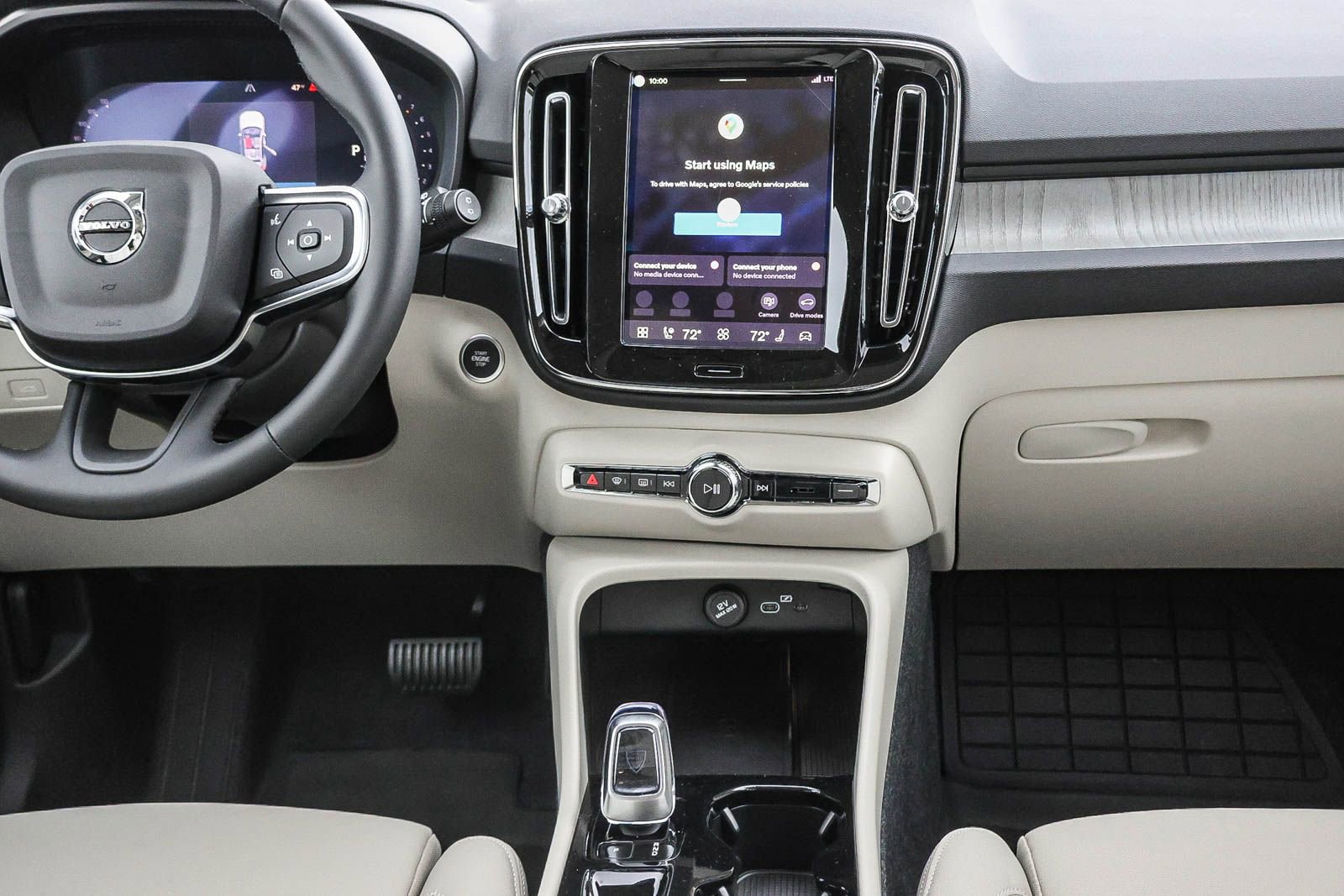 New 2026 Volvo XC40 B5 Plus w/ Protection Package Premier image 23